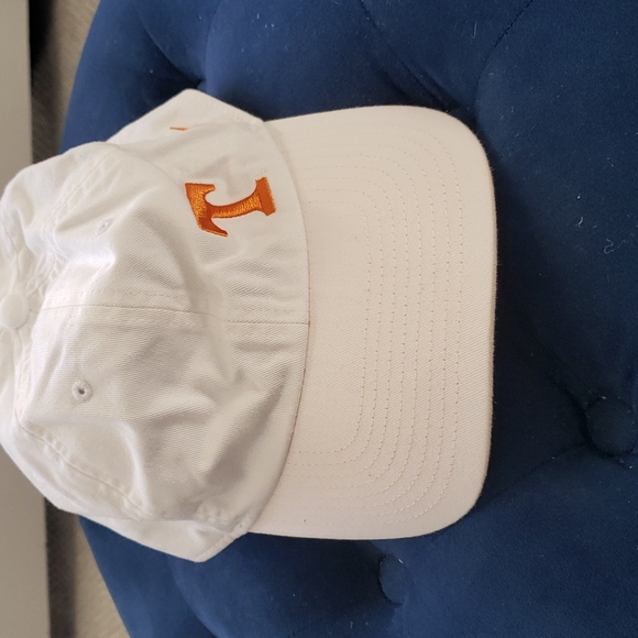 **HOST PICK Tennessee Volunteers Ball Caps(bundle of 2) - Picture 2 of 8